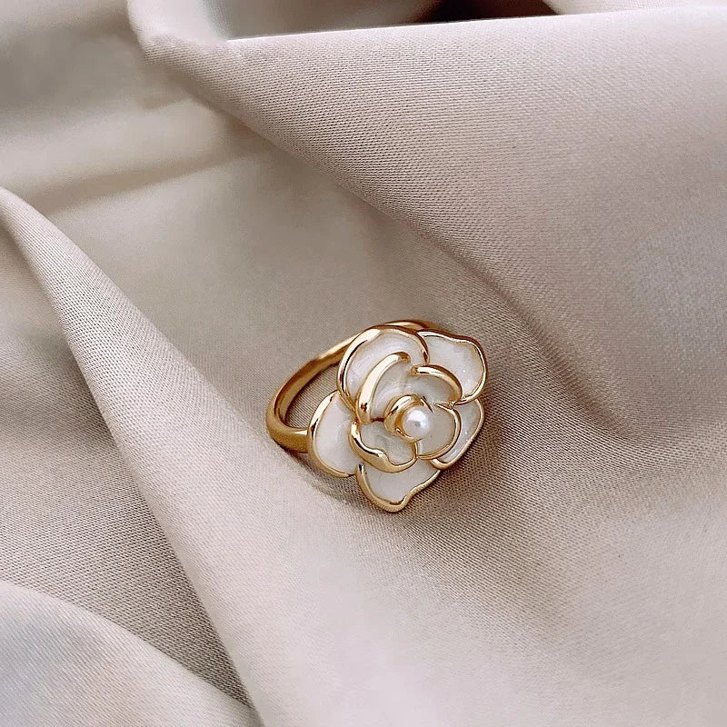 Delicate White Flower Necklace Earrings Ring Set