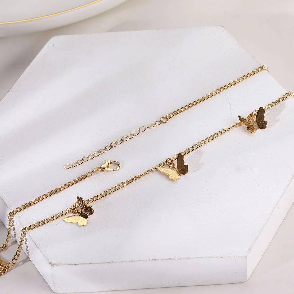 Delicate Floral Pendant Choker Necklace