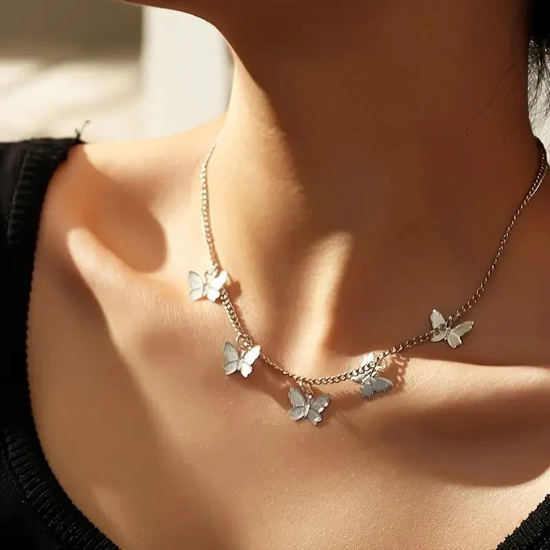 Delicate Floral Pendant Choker Necklace