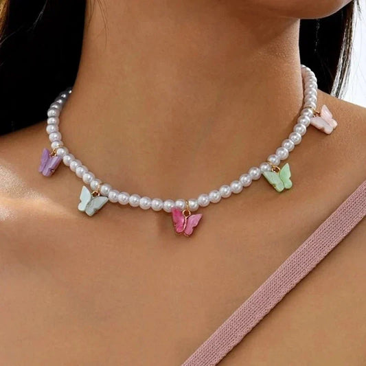 Delicate Pretty Butterfly Pendant Necklace - Fesara