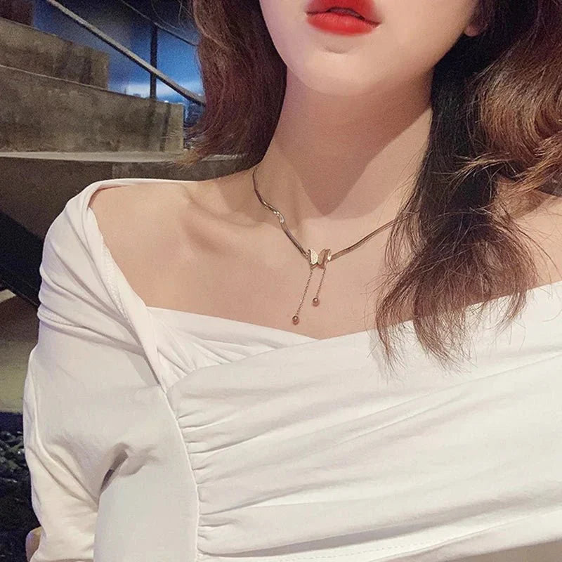 Delicate Floral Drop Pendant Necklace