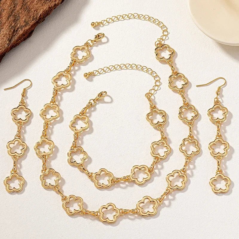 Delicate Floral Choker Necklace Set