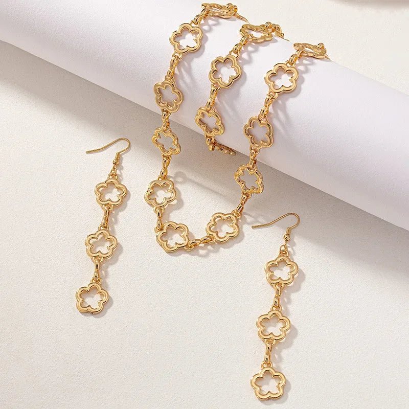 Delicate Floral Choker Necklace Set
