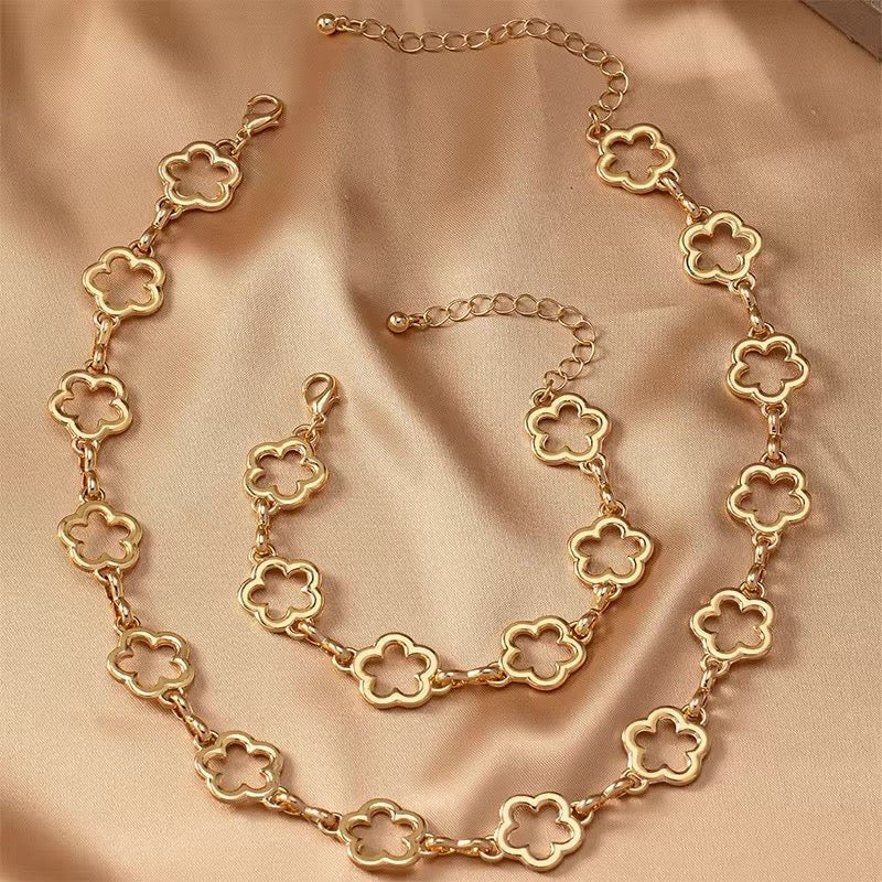 Delicate Floral Choker Necklace Set