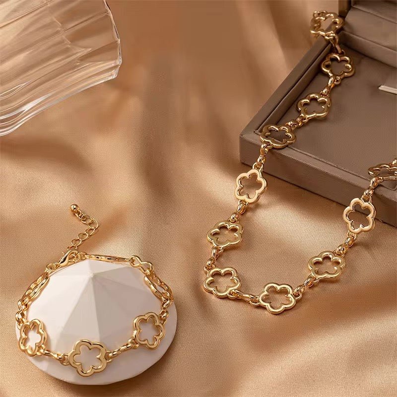 Delicate Floral Choker Necklace Set