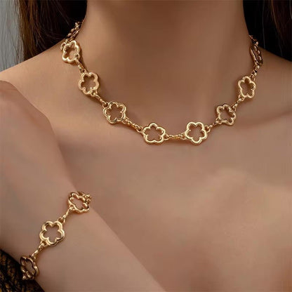Delicate Floral Choker Necklace Set