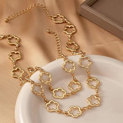 Delicate Floral Choker Necklace Set