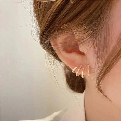 Sparkly Dainty Claw Hug Earrings