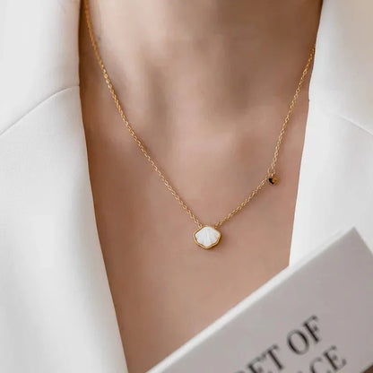 Delicate Beach Shell Pendant Necklace - Fesara