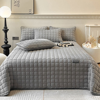Cozy Plush Throw Blanket with Textured Pattern