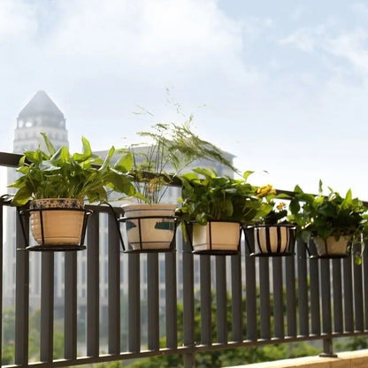 Beautiful Outdoor Hanging Plant Decor