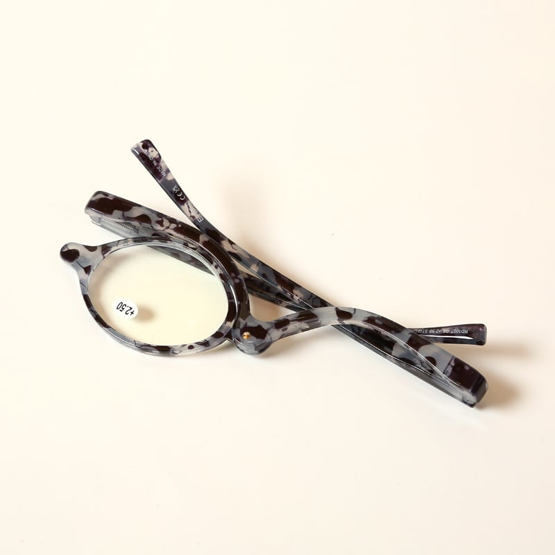 Easy To Use Crystal Clear Makeup Mirror