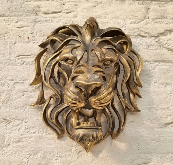 Stylish Lion Head Metal Wall Decor