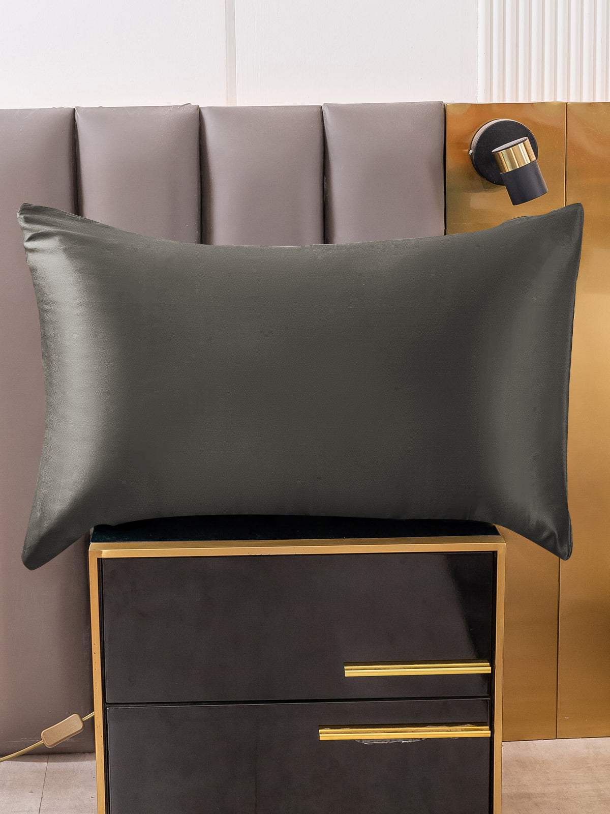Luxury Mulberry Silk Pillowcase with Concealed Zipper