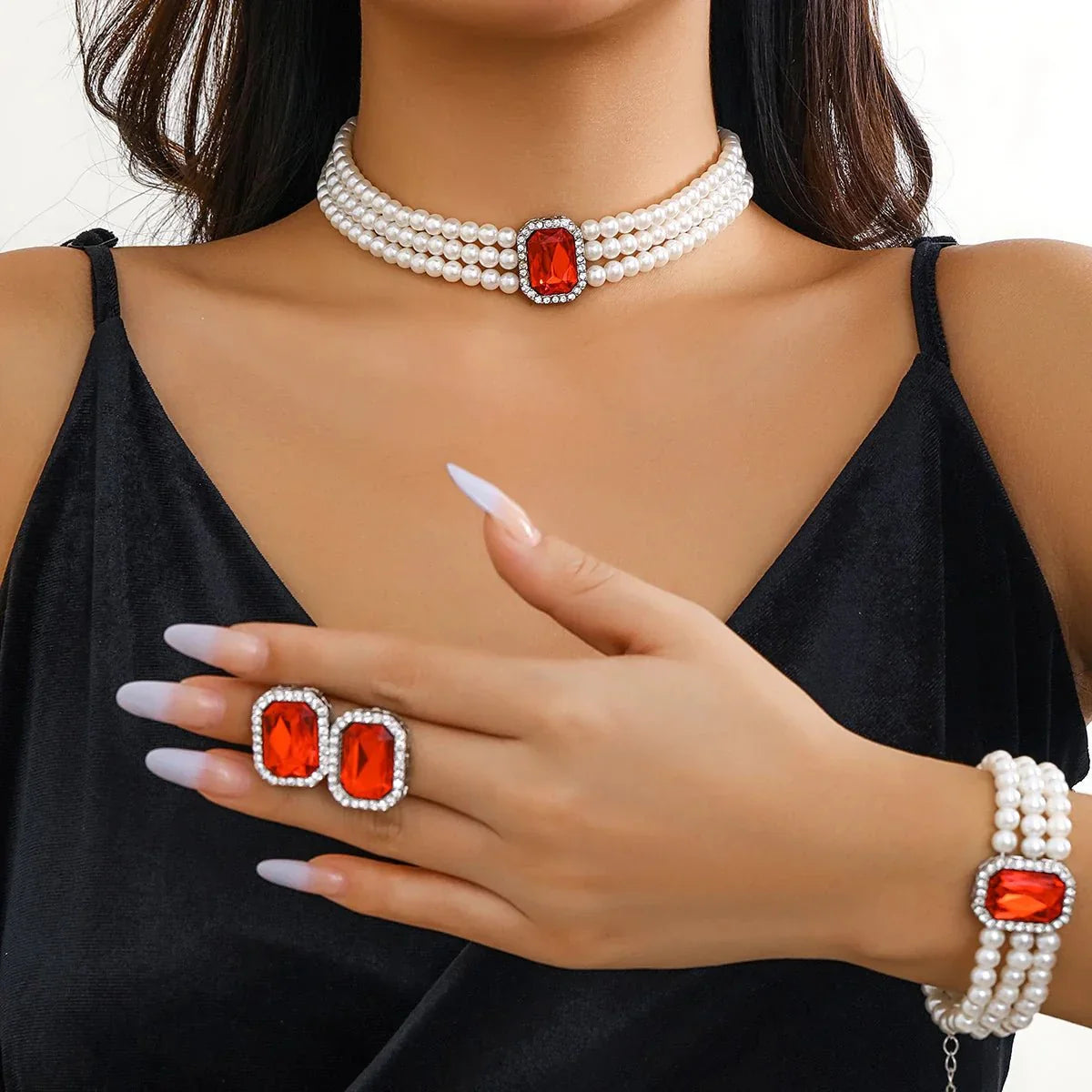 Luxurious Pearl and Diamond Jewelry Set