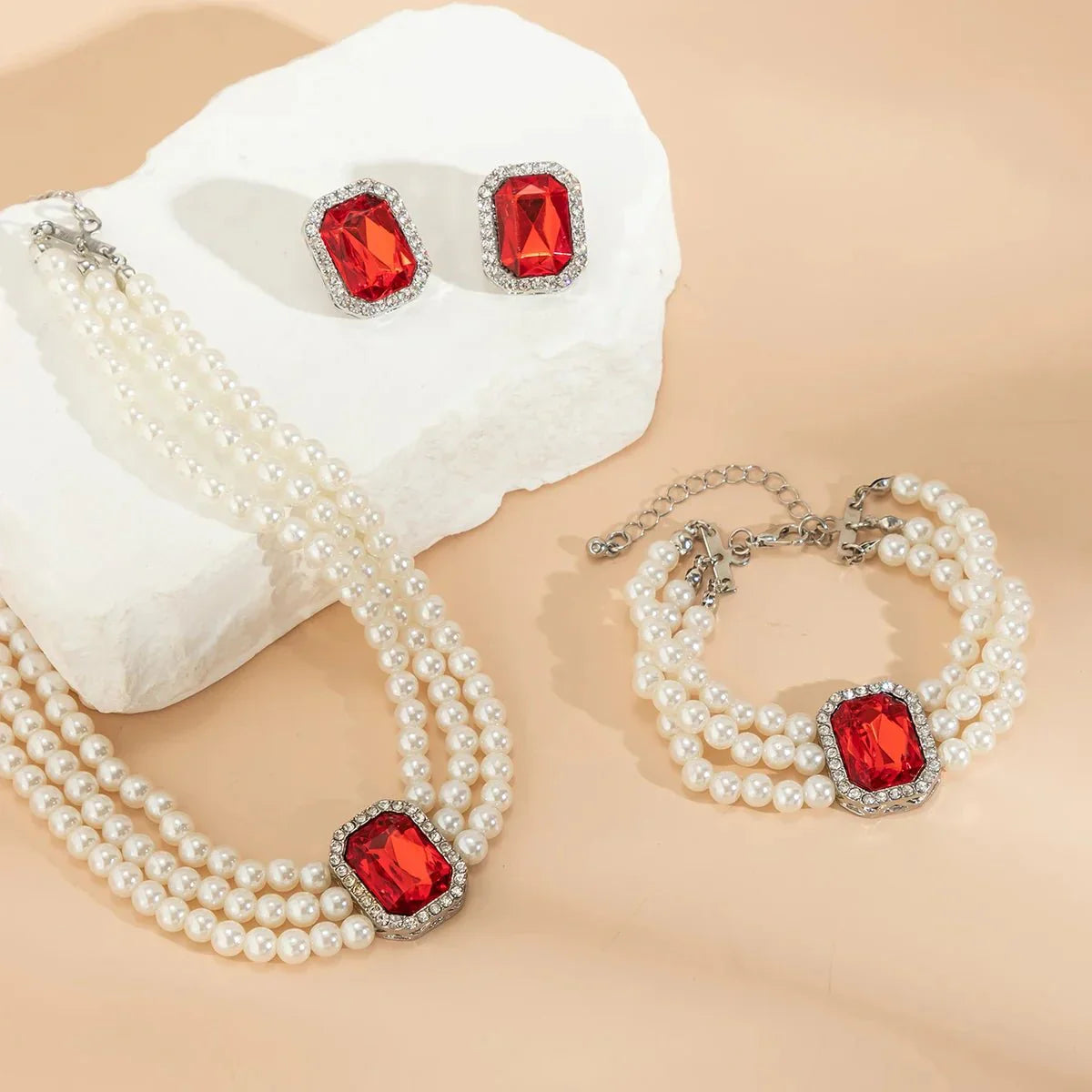 Luxurious Pearl and Diamond Jewelry Set