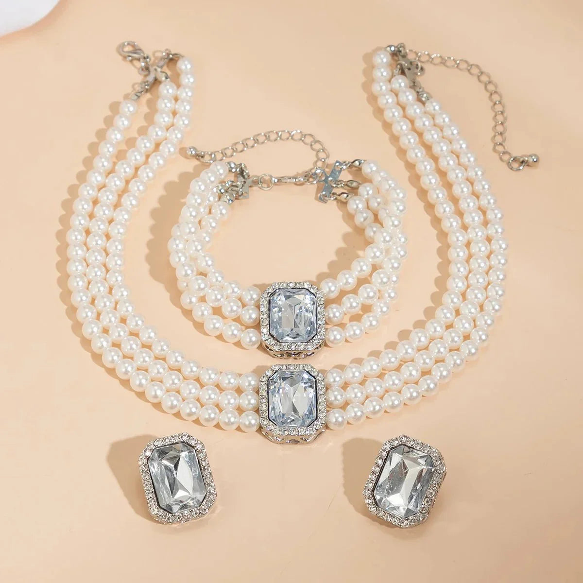 Luxurious Pearl and Diamond Jewelry Set
