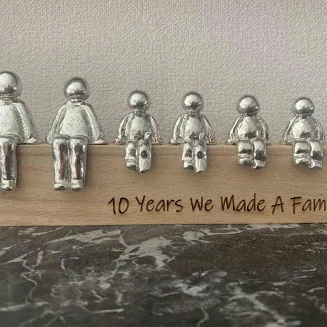 Lovely Family Figurine Sculpture - Fesara