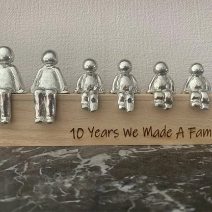 Lovely Family Figurine Sculpture - Fesara