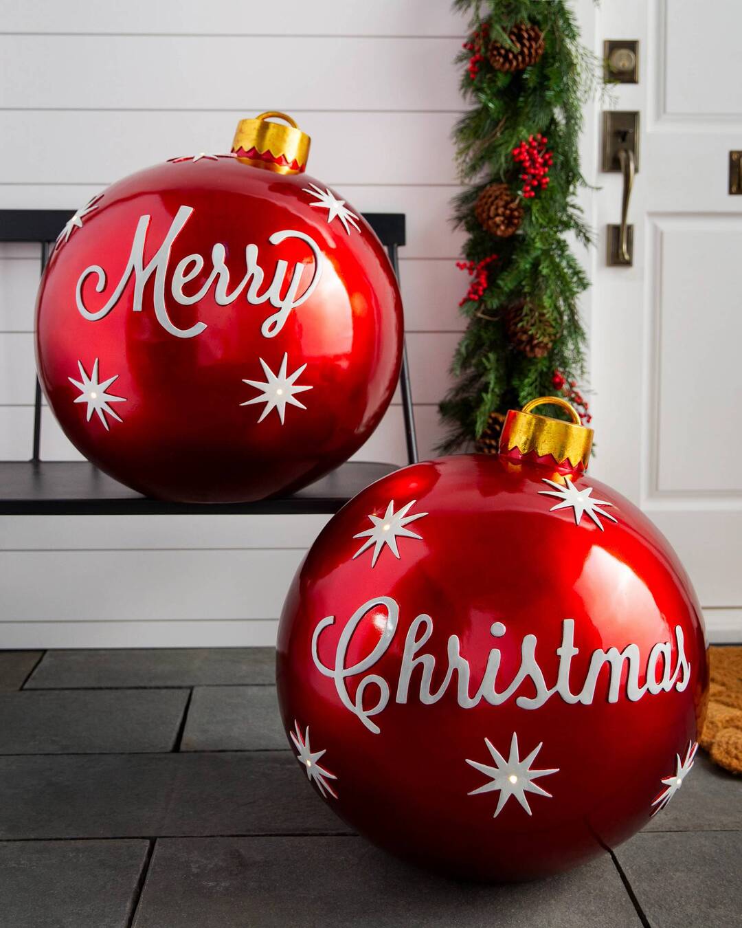 Festive Outdoor Christmas Inflatable Ball Decoration