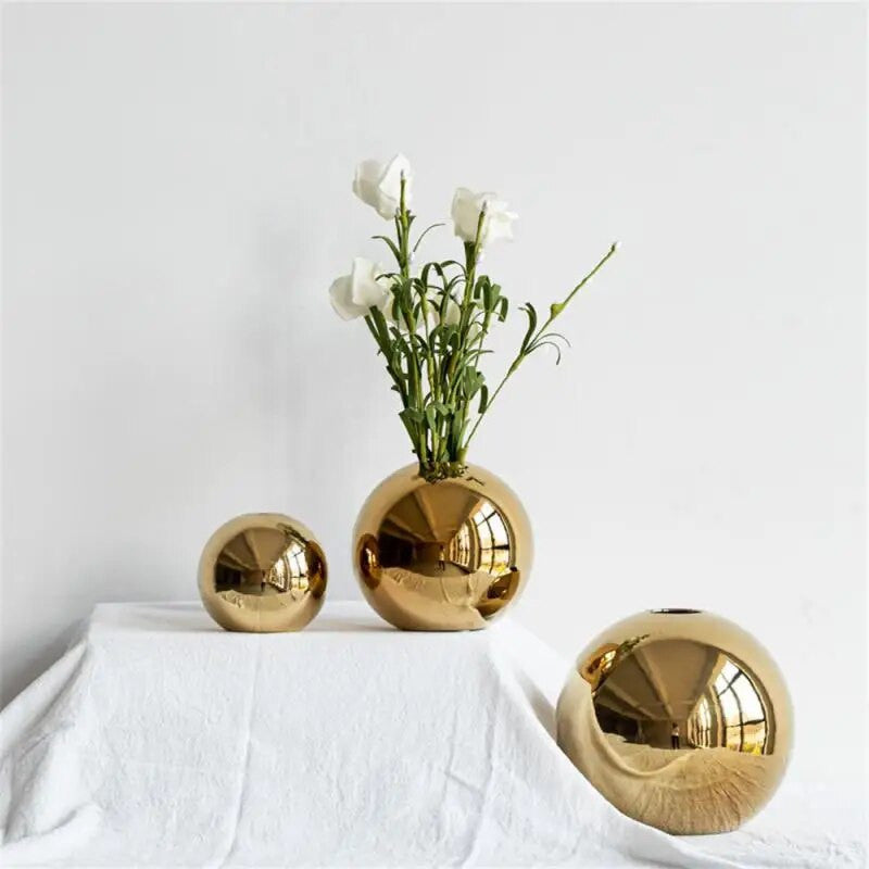 Luxury Gold Ornamental Vase