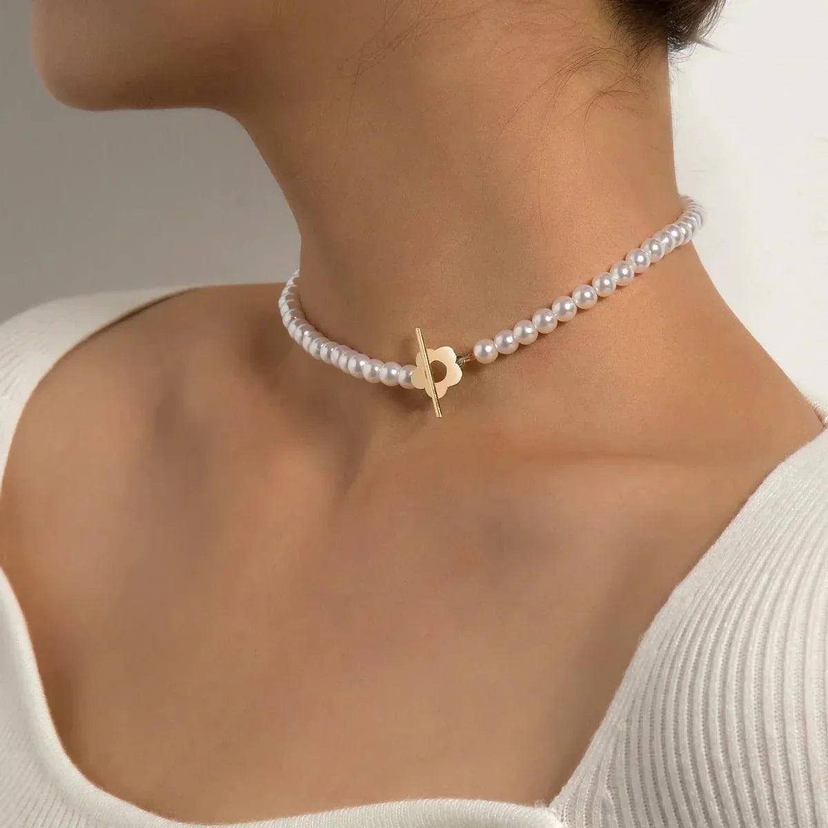 Delicate Blossom Pendant Chain Necklace