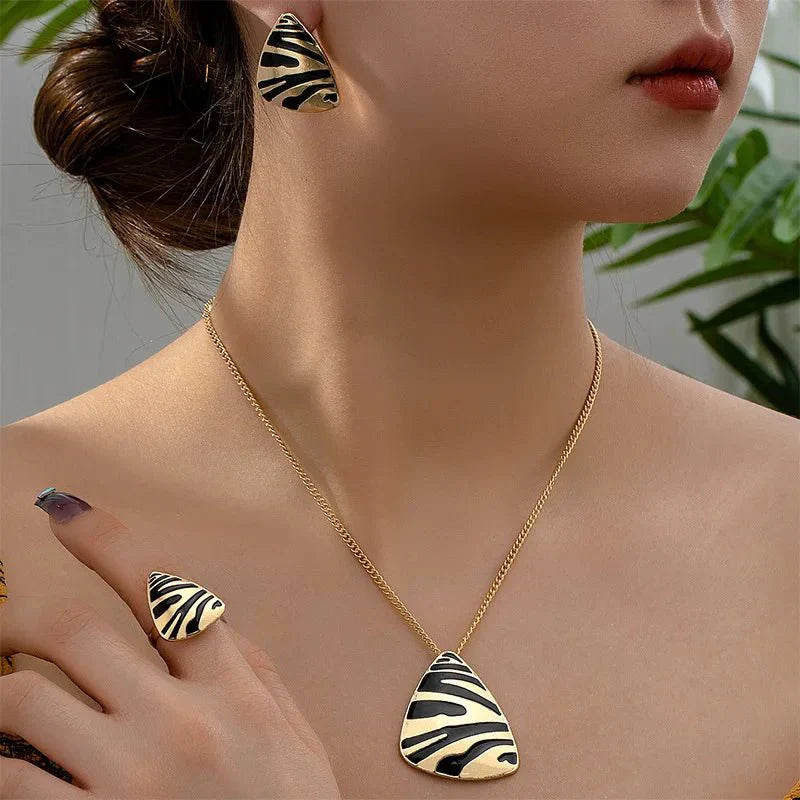 Animal Print Jewelry Set Necklace Earrings Ring - Fesara