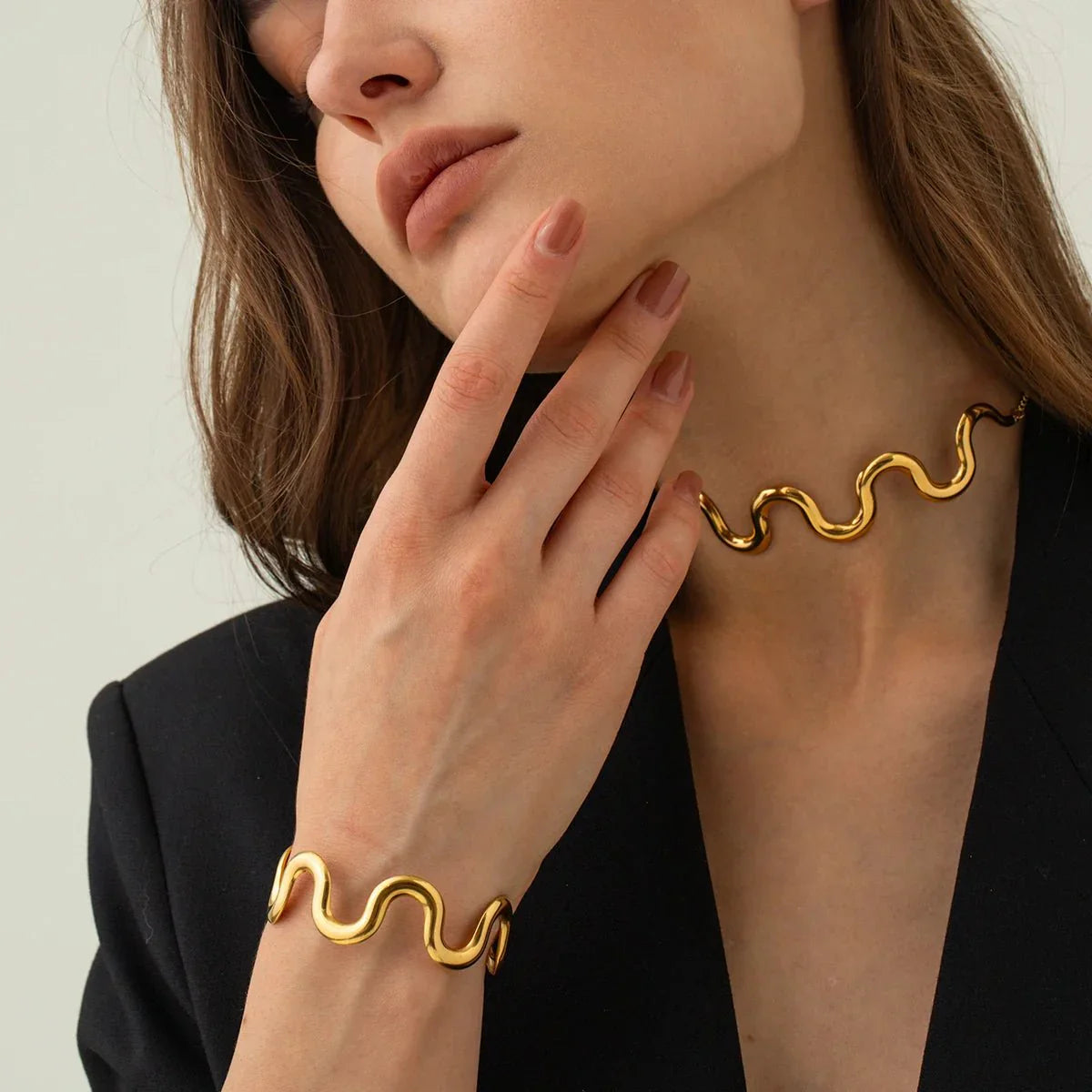 Luxury Wave Bar Necklace and Bracelet Set