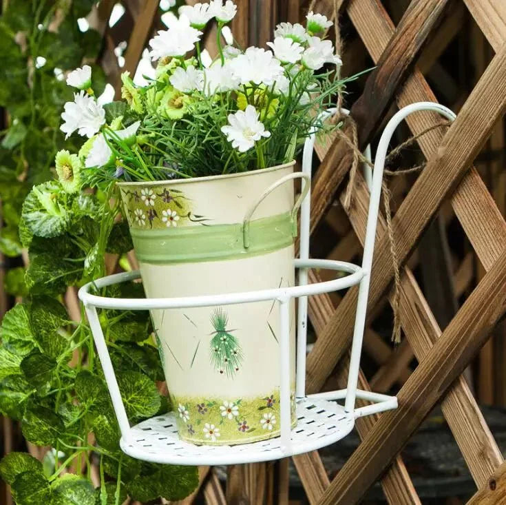 Beautiful Outdoor Hanging Plant Decor