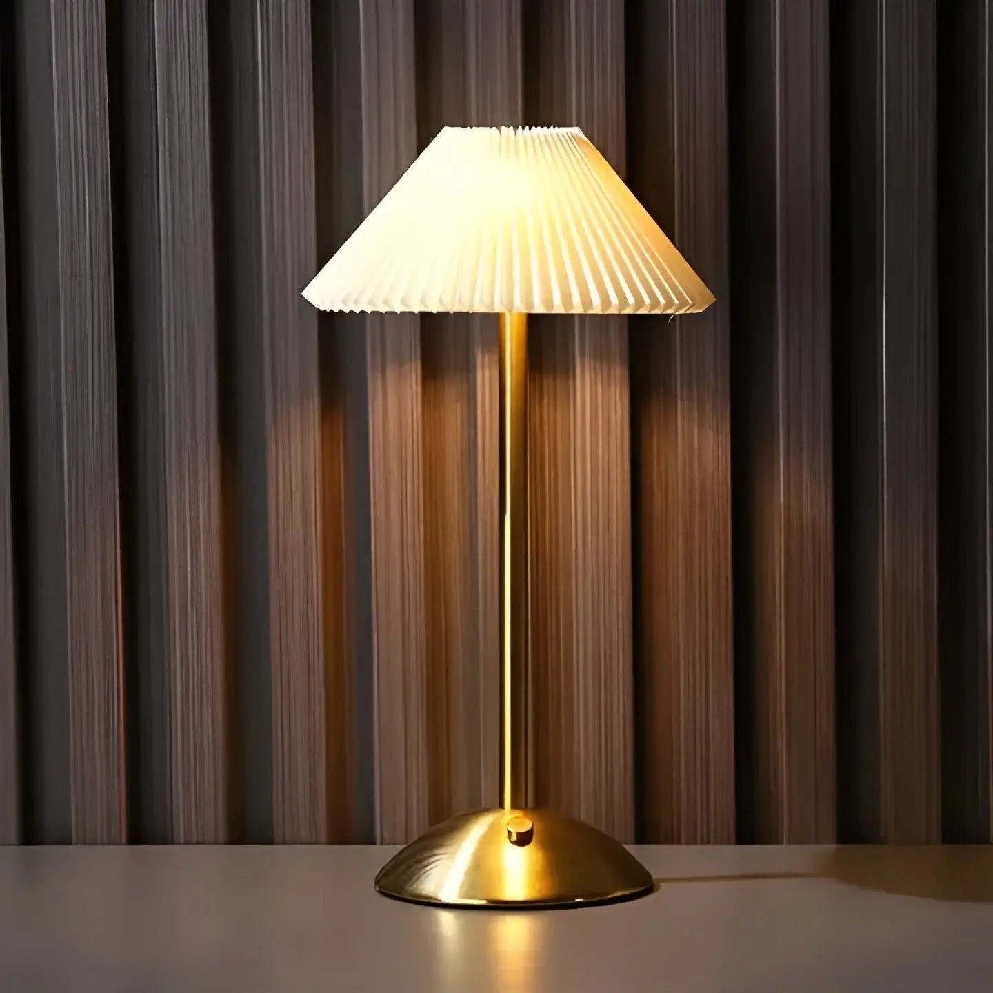 Stylish Wireless Table Lamp