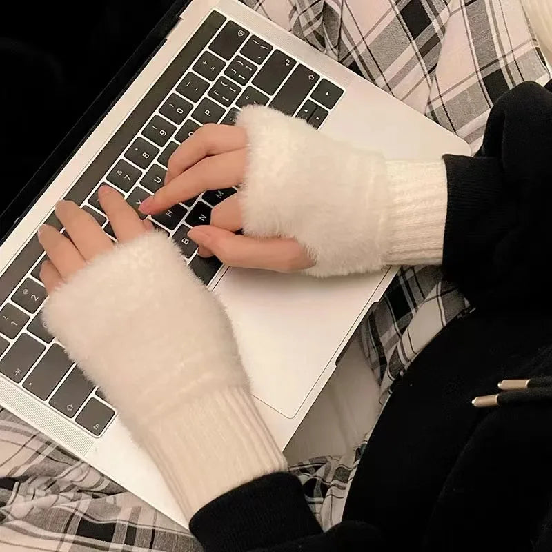 Cozy Unisex Fleece Gloves for Men and Women