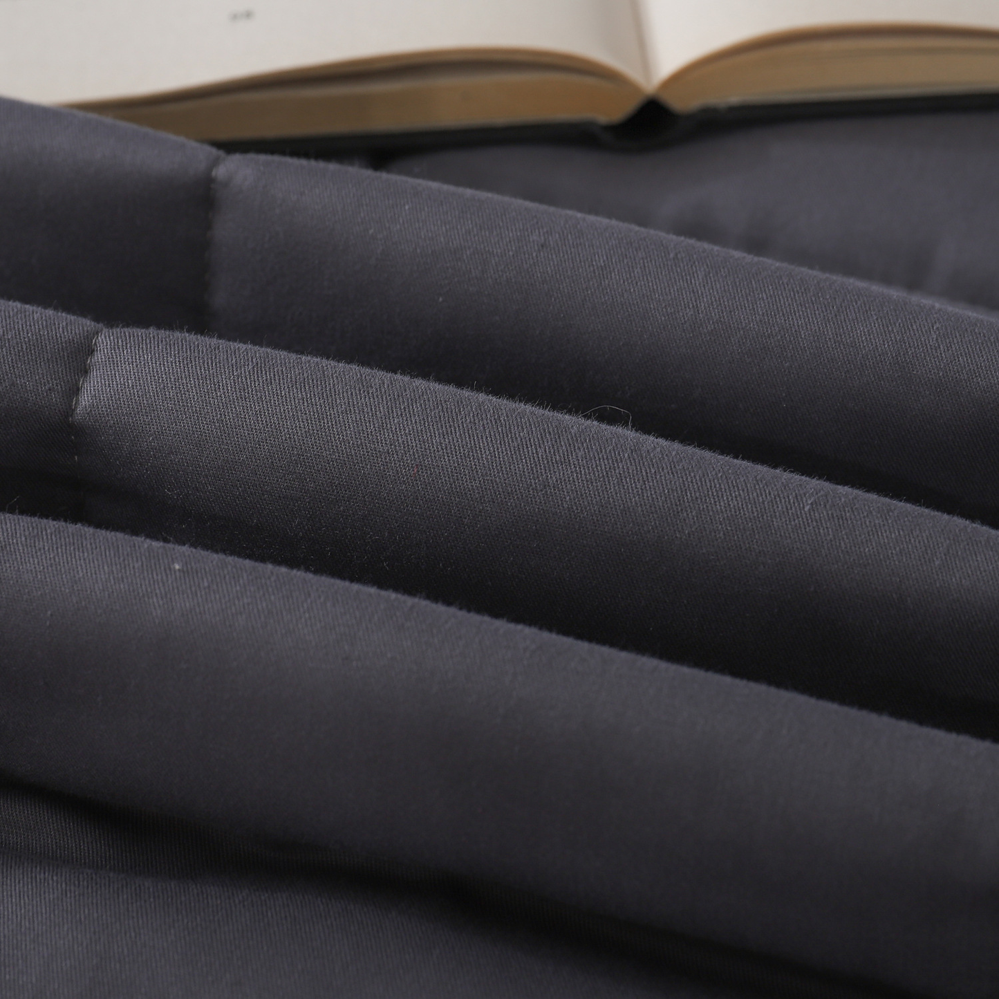 Cozy Eindhoven Plush Weighted Blanket for Deep Sleep
