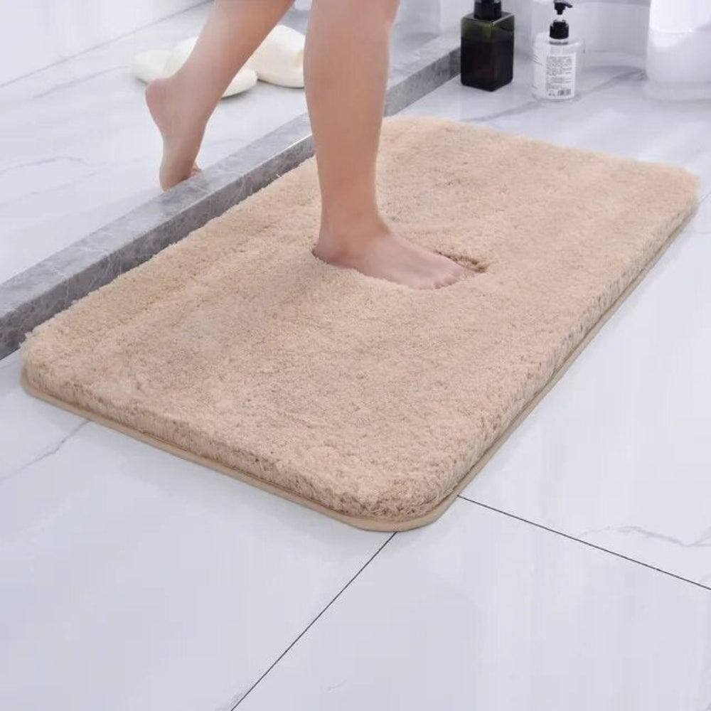 Plush Bathroom Mat with Grip Backing