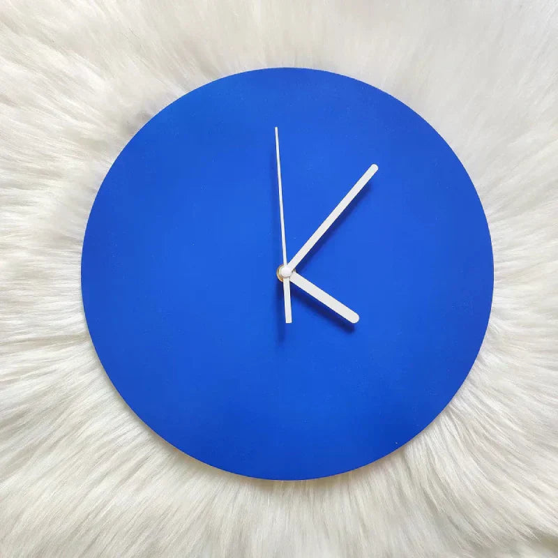 Simple Navy Wall Clock – Quiet Modern Quartz Timepiece