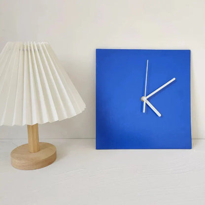 Simple Navy Wall Clock – Quiet Modern Quartz Timepiece