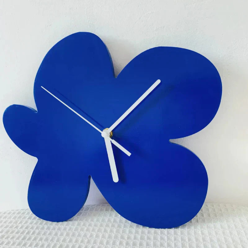 Simple Navy Wall Clock – Quiet Modern Quartz Timepiece