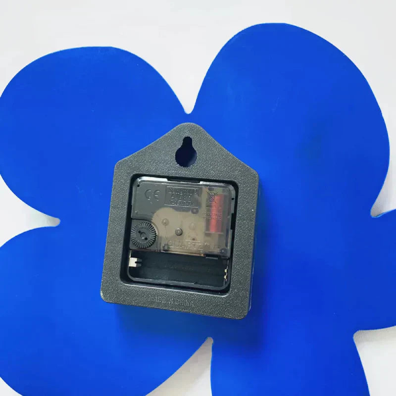 Simple Navy Wall Clock – Quiet Modern Quartz Timepiece
