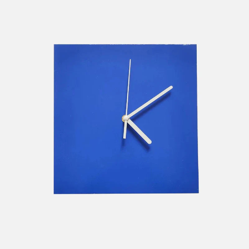 Simple Navy Wall Clock – Quiet Modern Quartz Timepiece