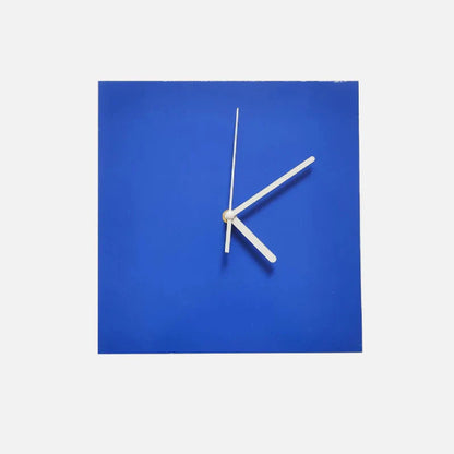 Simple Navy Wall Clock – Quiet Modern Quartz Timepiece