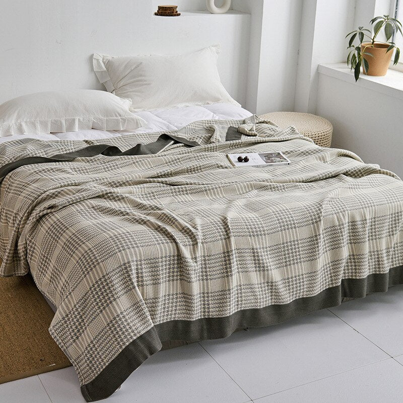 Cozy Plush Blanket with Classic Style