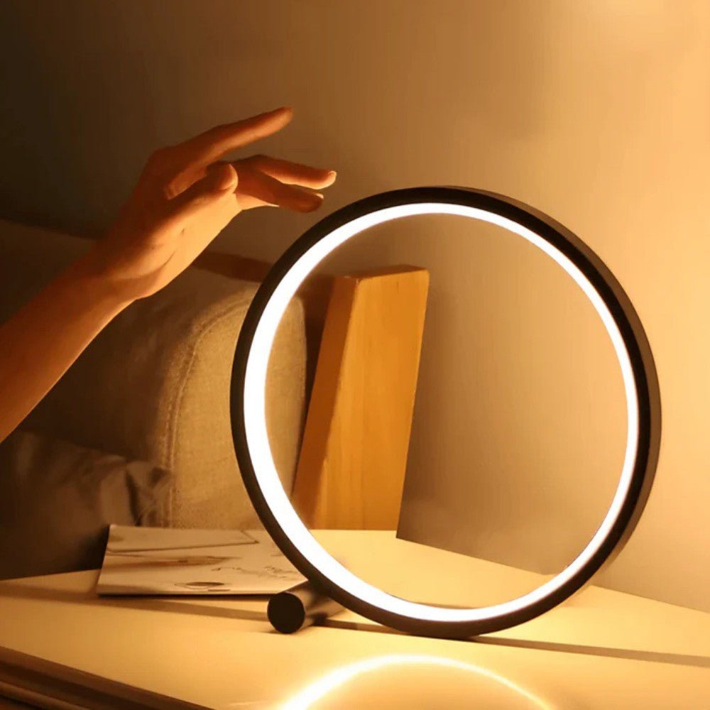 Simple Sleek Table Lamp - Fesara