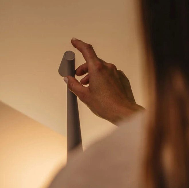 Simple Nordic Table Lamp - Fesara