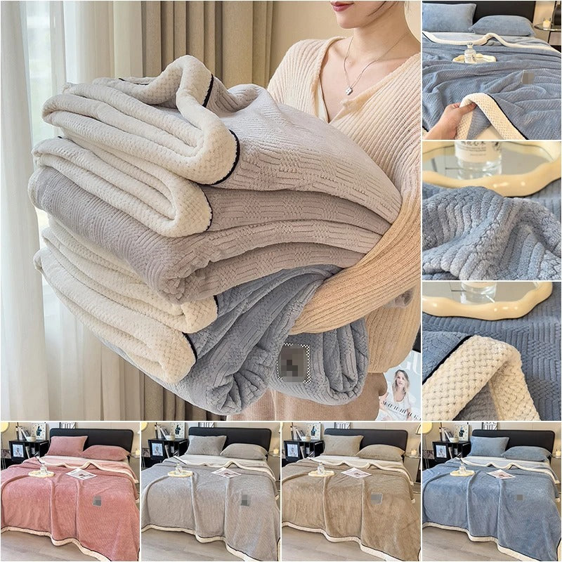 Plush Fleece Throw Blanket – Cozy and Warm