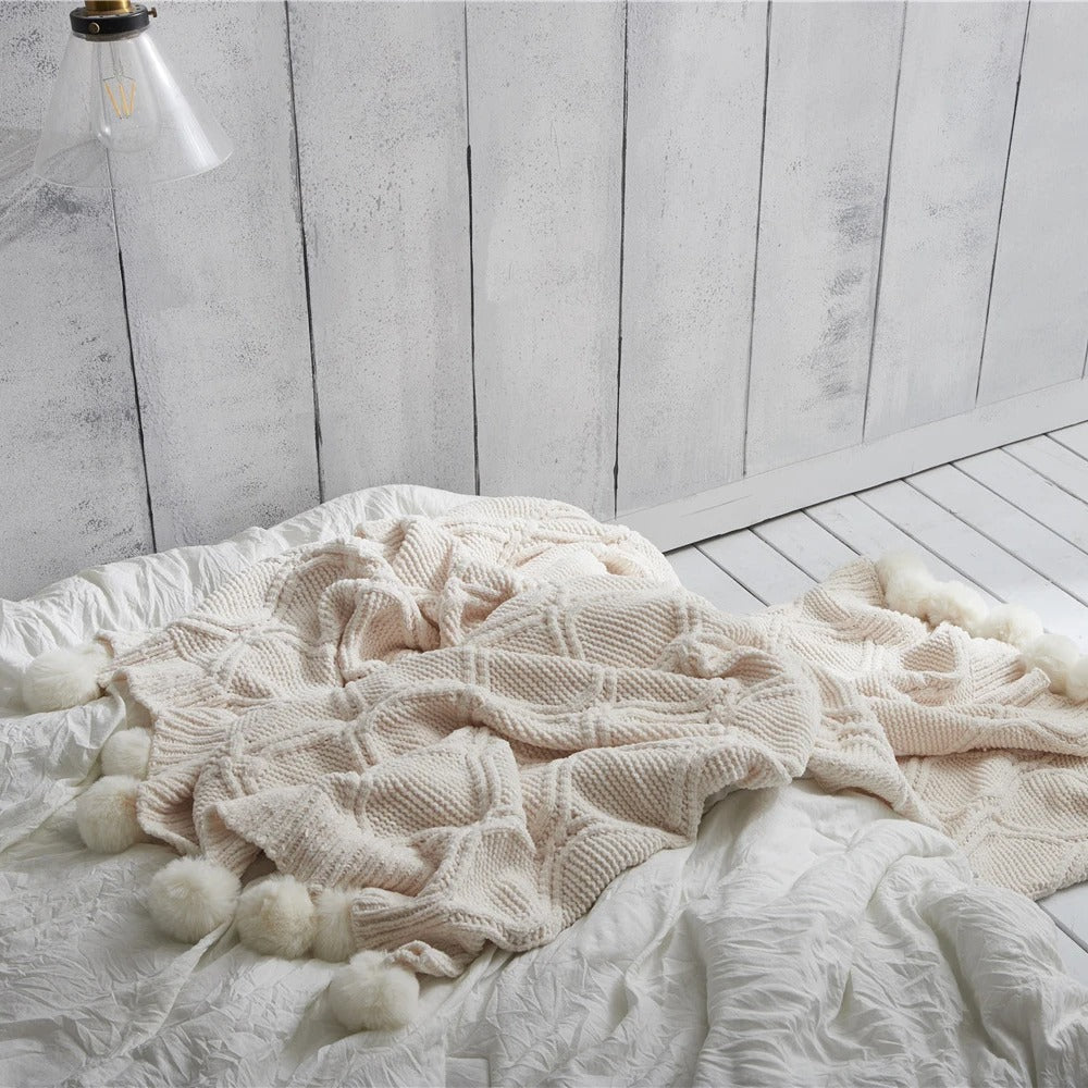 Soft Pom Pom Plush Throw Blanket - Fesara