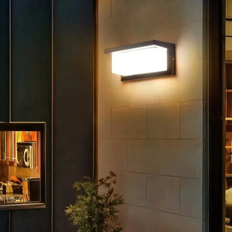 Fesara Linea Outdoor LED Light with Motion Detector