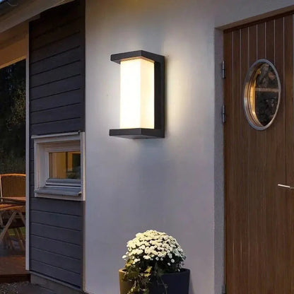 Fesara Linea Outdoor LED Light with Motion Detector