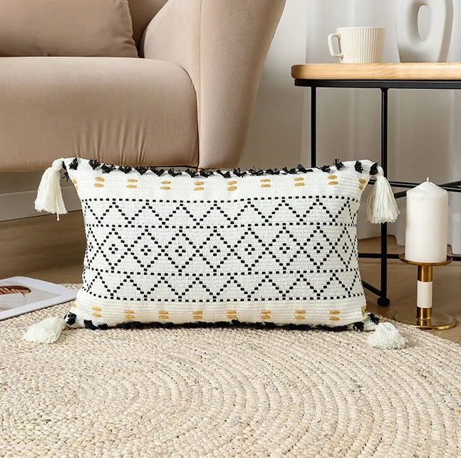 Elegant Velvet Pillowcase with Embroidered Pattern - Fesara