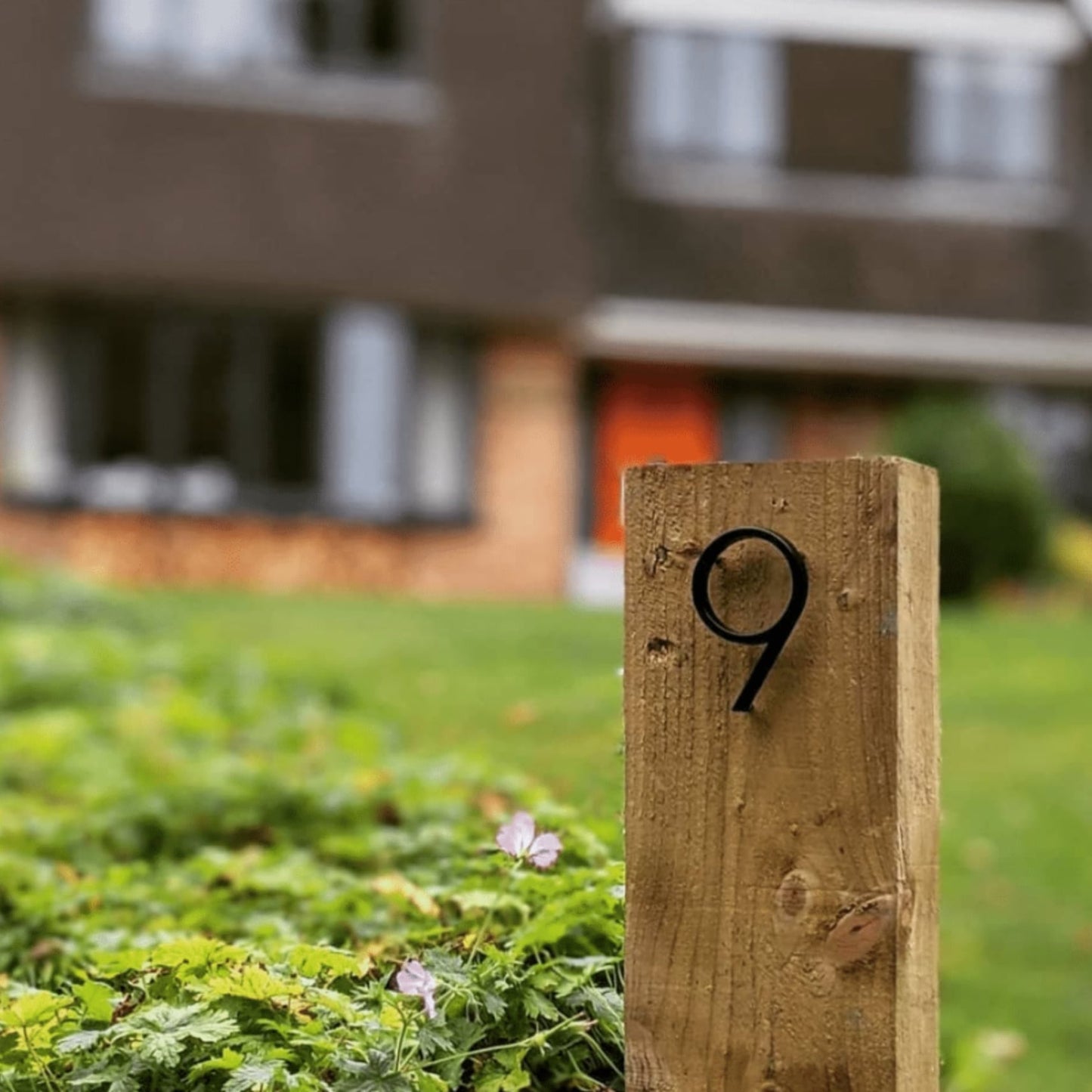 Modern Black Metal Floating House Numbers Sign - Fesara
