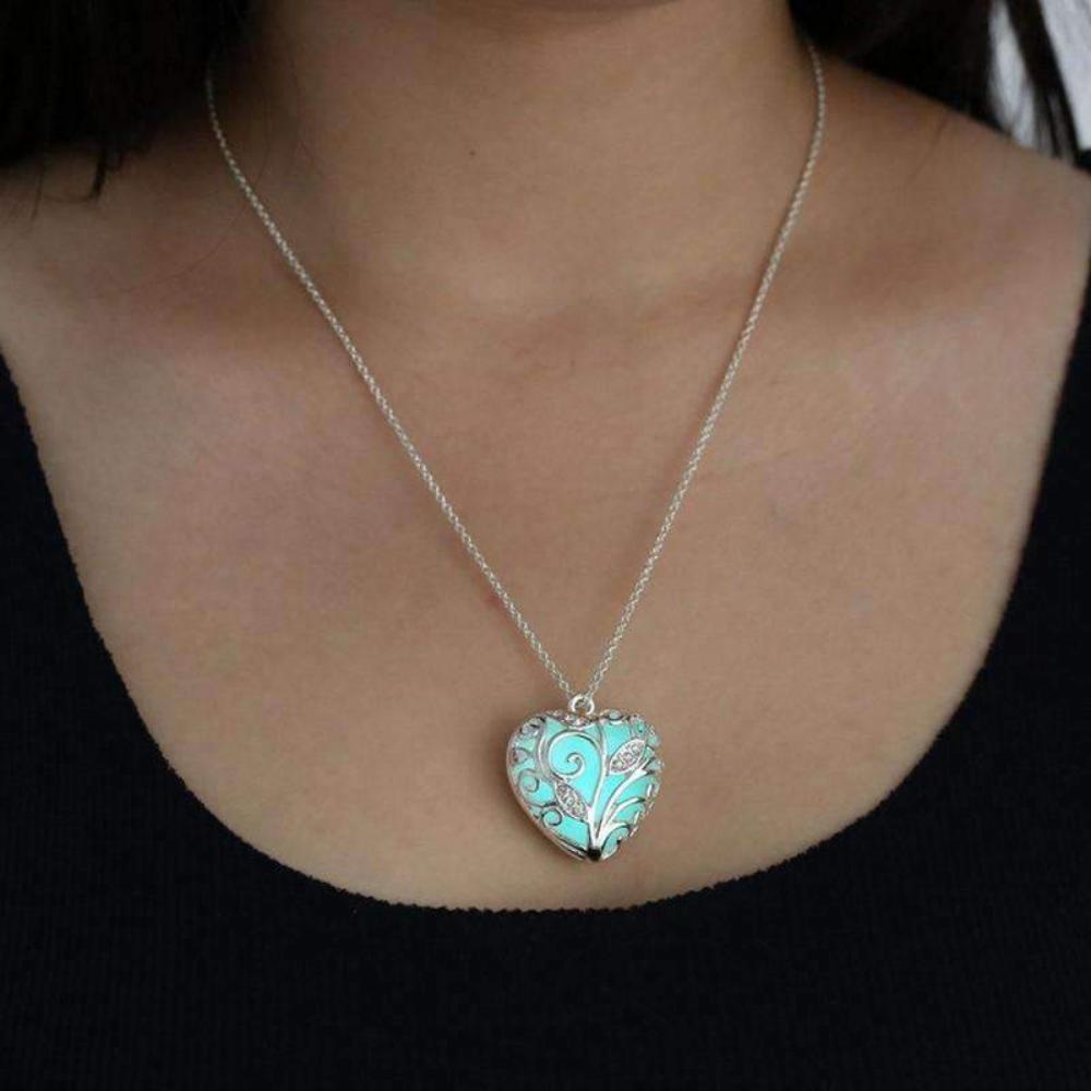 Fesara | Glow In Dark Pendant Necklace