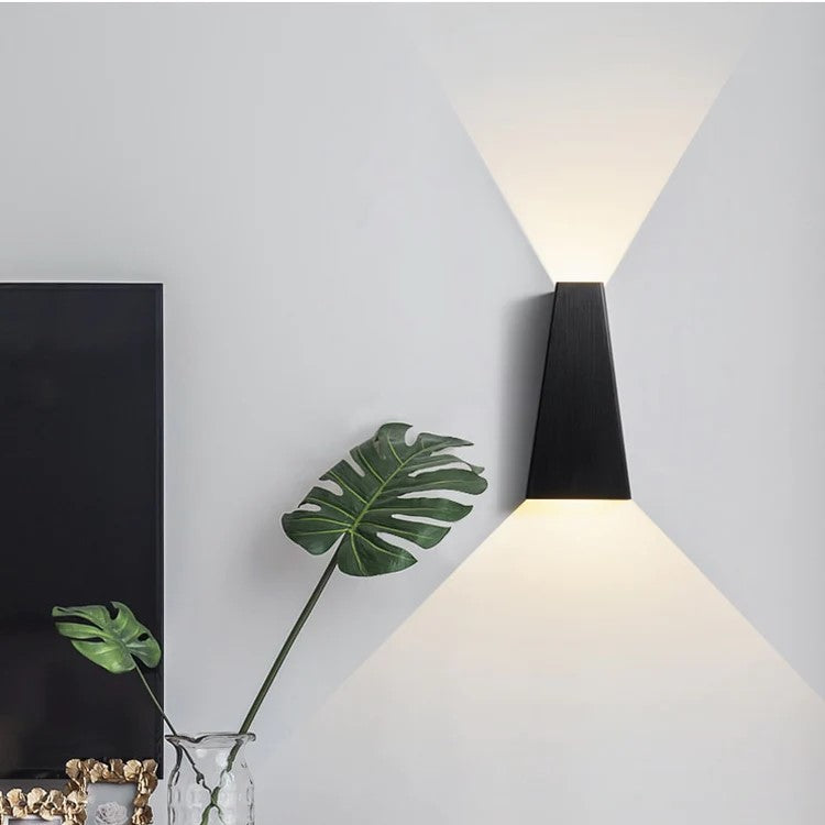Stylish LED Wall Lamp with Unique Style - Fesara